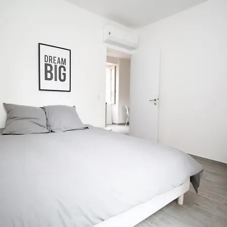 Republique Garibaldi Апартаменты